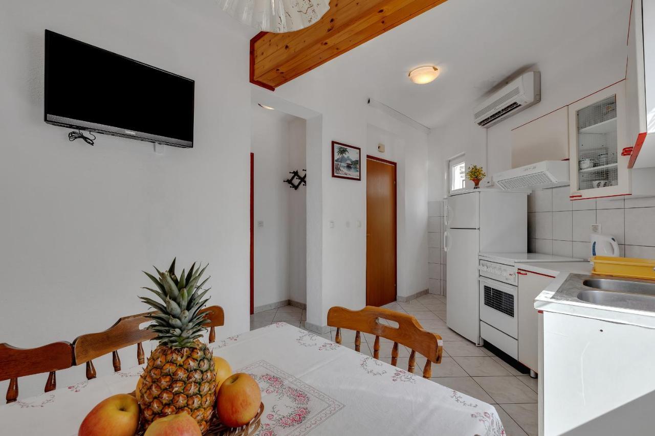 Apartments Tihomir Musac Omiš Exterior foto