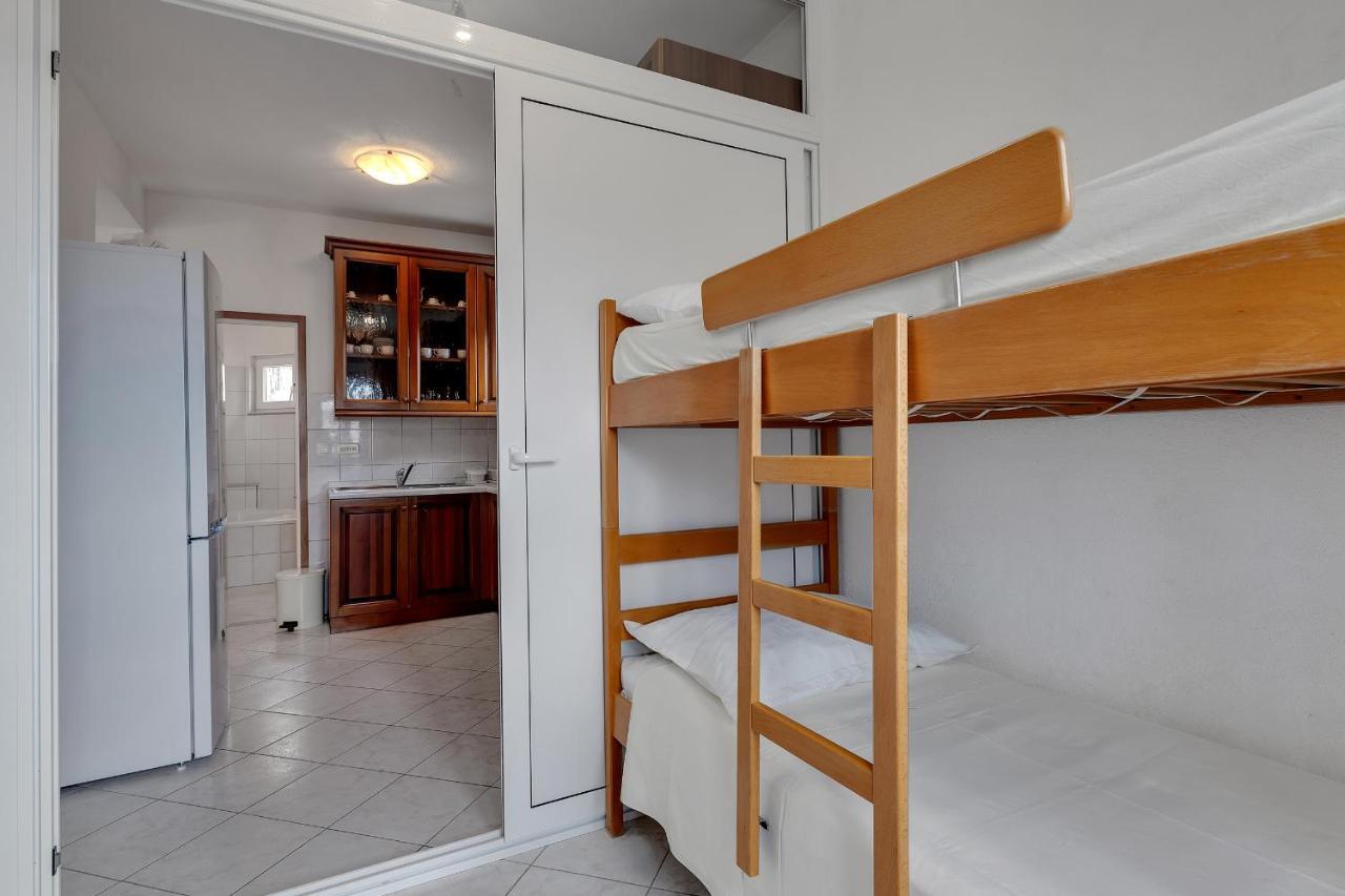 Apartments Tihomir Musac Omiš Exterior foto