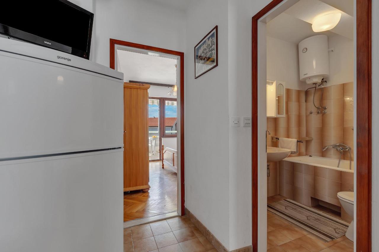 Apartments Tihomir Musac Omiš Exterior foto