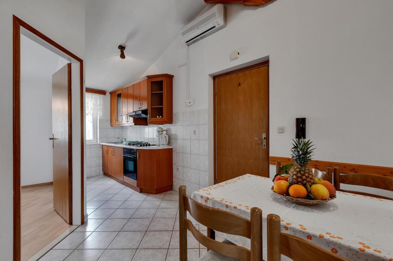 Apartments Tihomir Musac Omiš Exterior foto